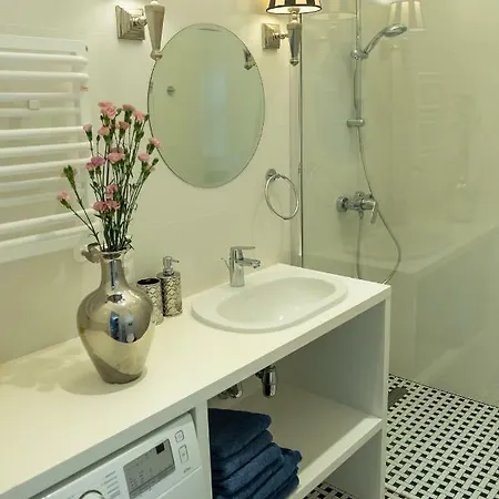 Moon River Old Town Apartment